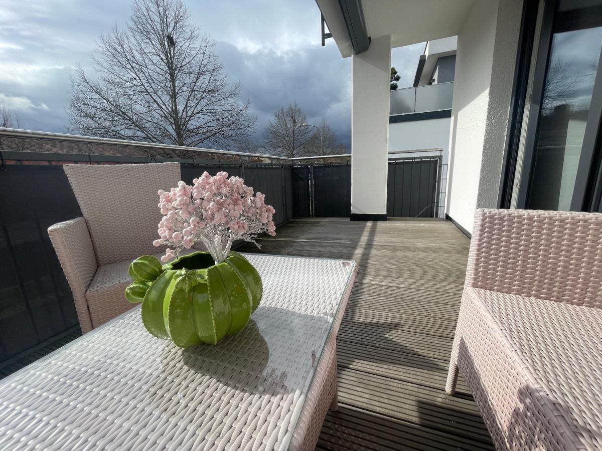 Exklusive Wohnung Zentral Mit Grossem Balkon ลอสไฮม์ ภายนอก รูปภาพ